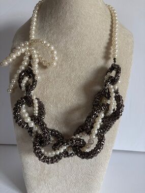 Chunky Pearl Chain Statement Necklace White Gunmetal Link Layered 18"